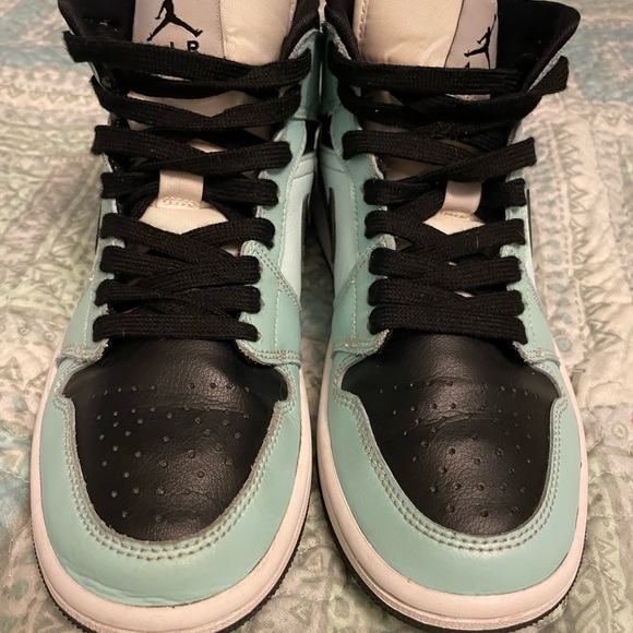 Nike Air Jordan 1mid High-Tops in Teal/ Mint and Black - Picture 4 of 9